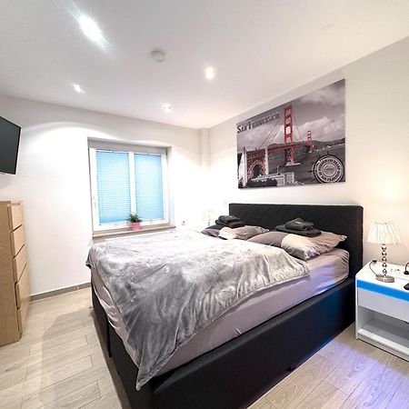 Ferienwohnungen Arp "2D" Mit Terrasse Und Parkplatz Itzehoe Εξωτερικό φωτογραφία